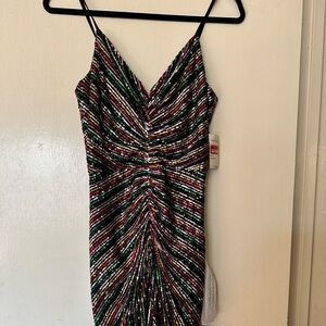 SPARKLY DRESS CURVY GIRL FRIENDLY